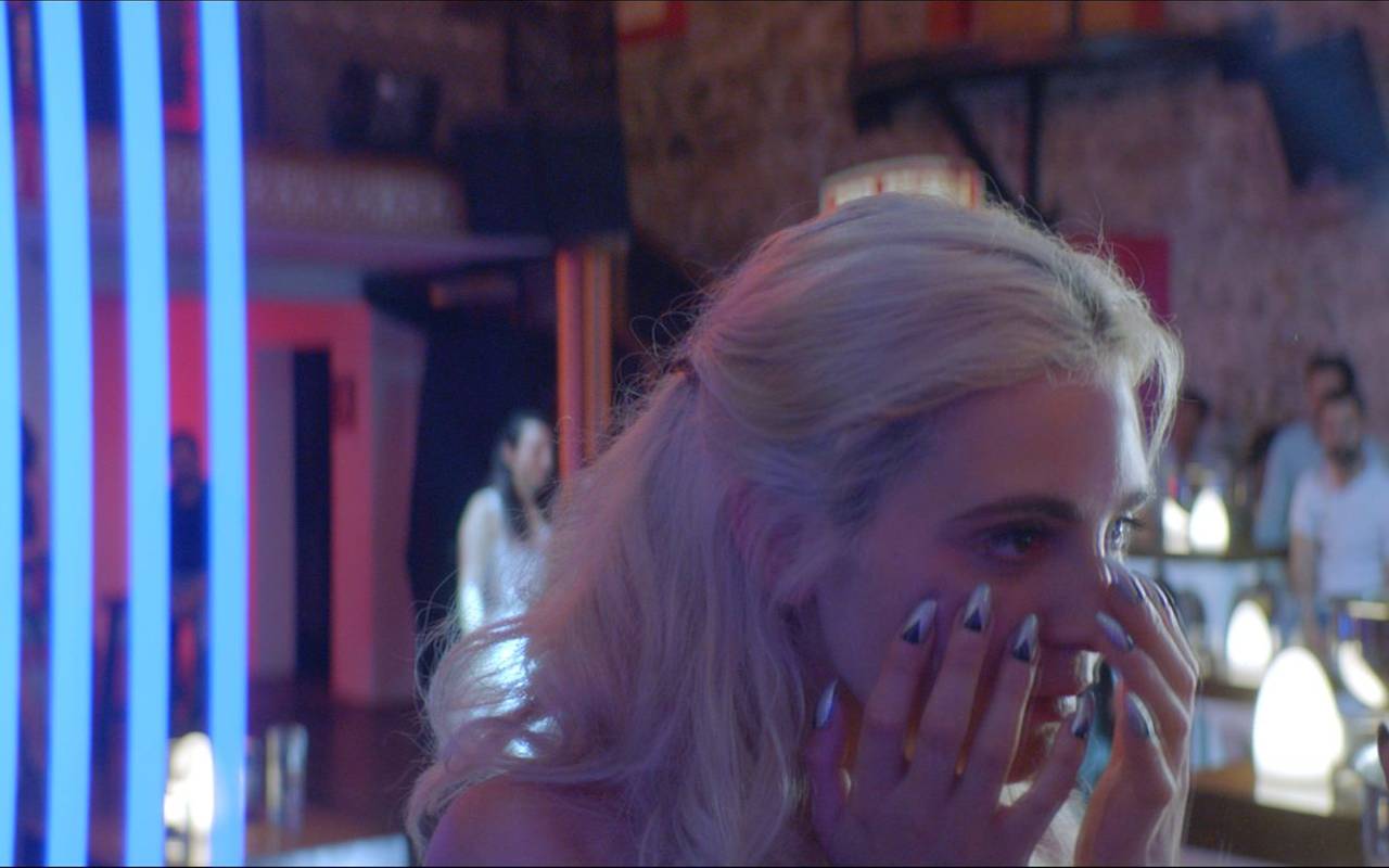 Sascha führt ein Partyleben.