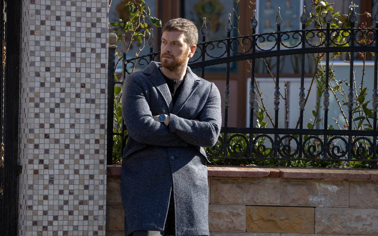 Gölge vor der Schneiderei