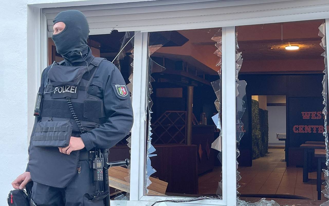 Symbolbild Polizeiabsperrung