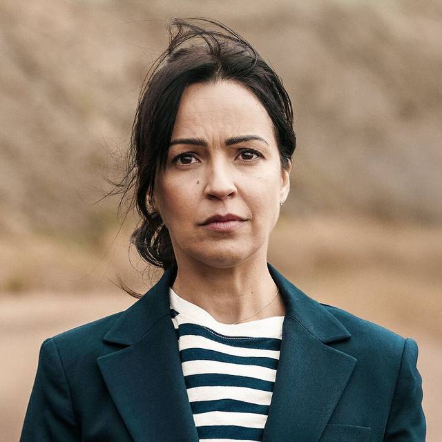 Ángela steht am Scheideweg.