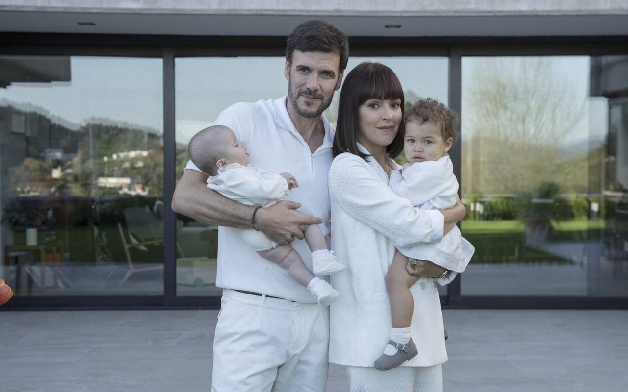 Ihre Familie ist nur eine bröckelnde Fassade.