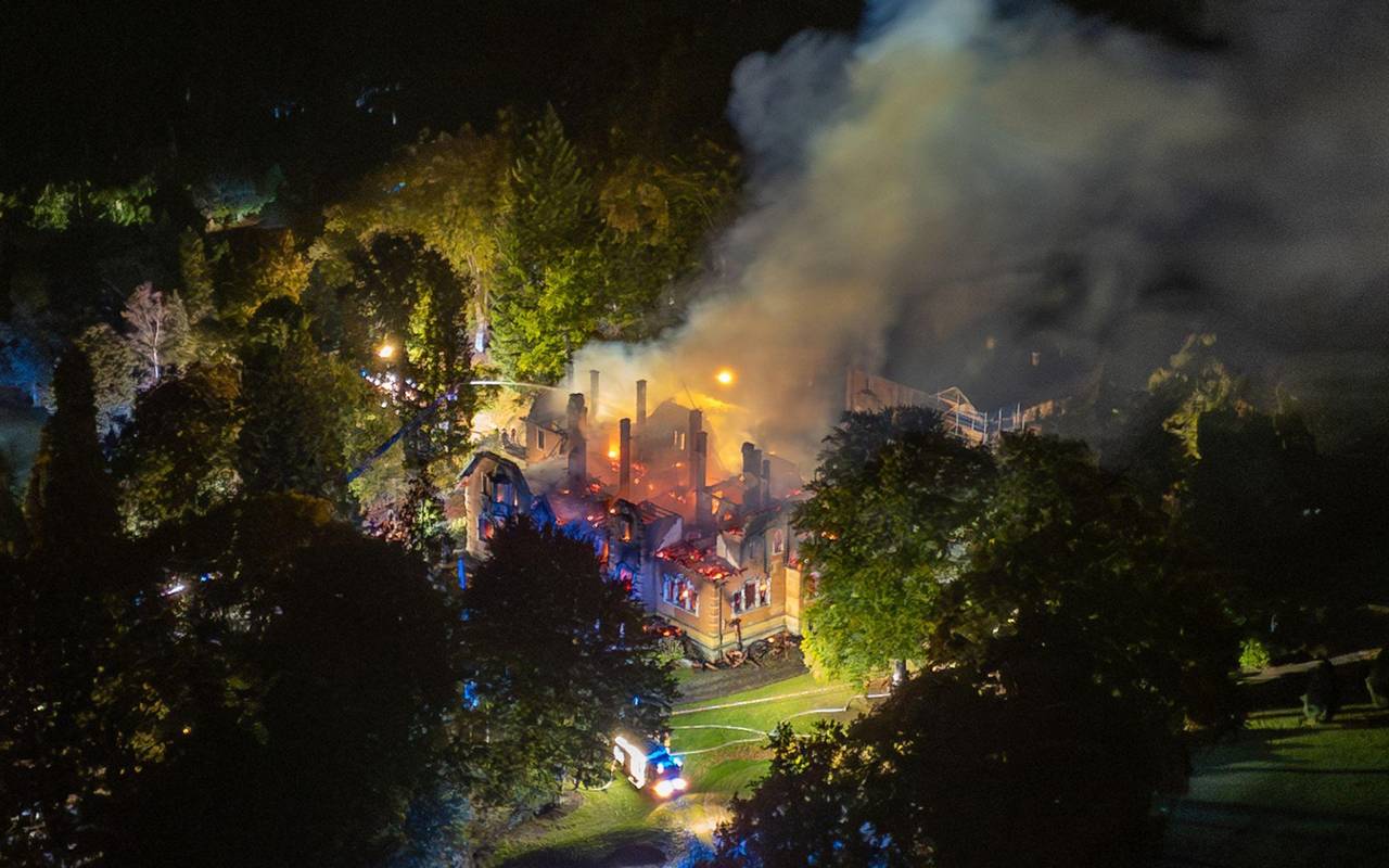 Jagdschloss in Donaustauf abgebrannt