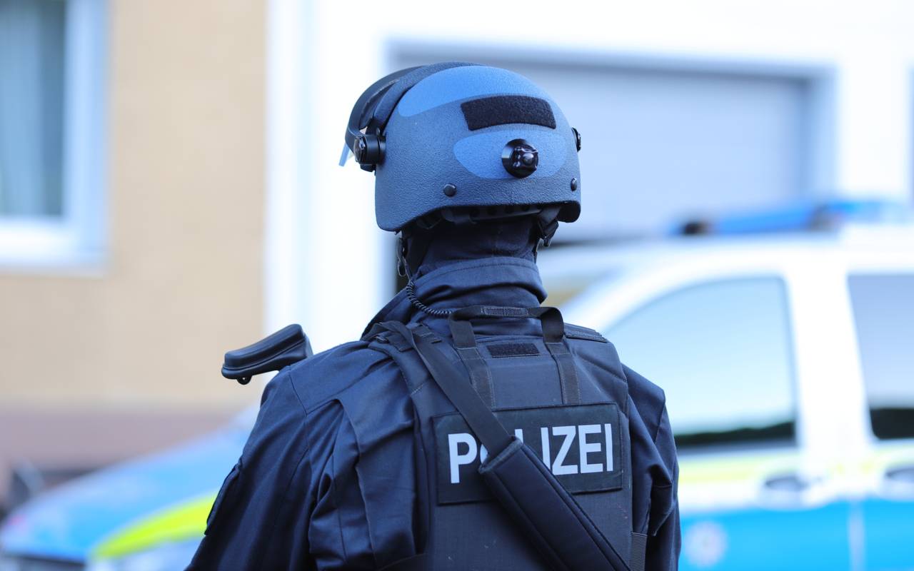 Mönchengladbach: Deutschlandfahnen: Diebstahl im großen Stil