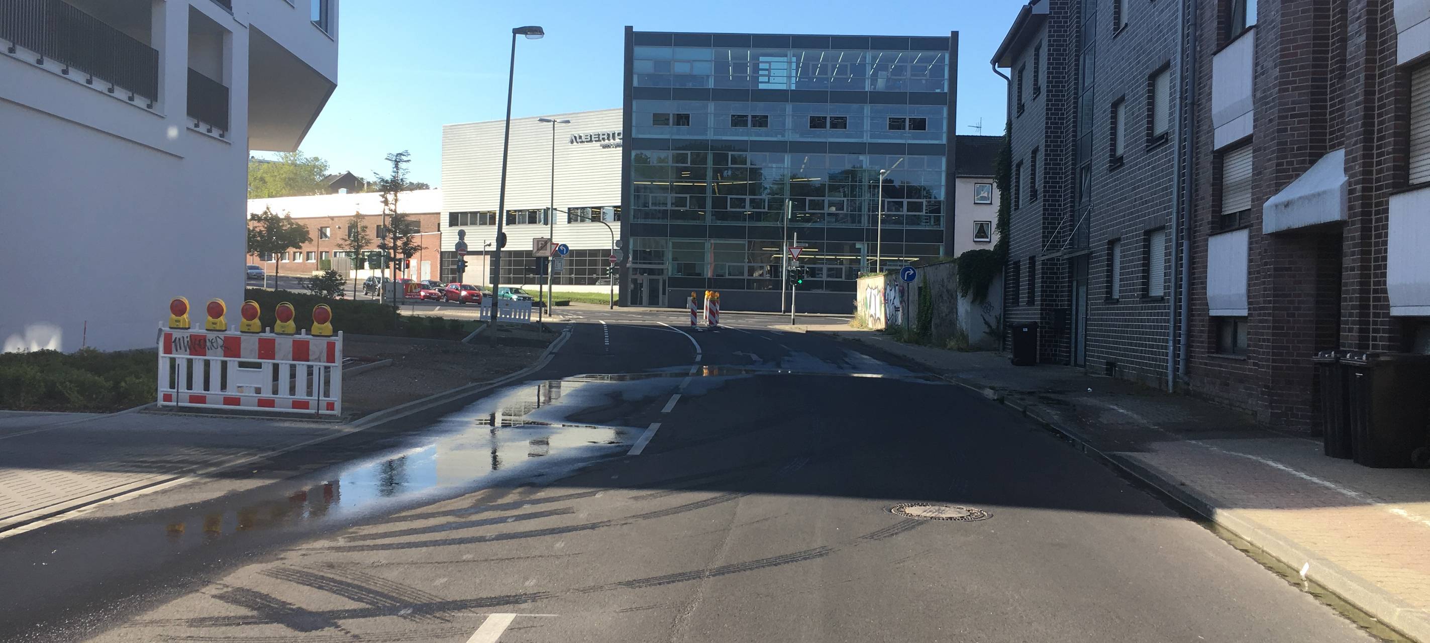 Flieschermühle: Straße immer nass