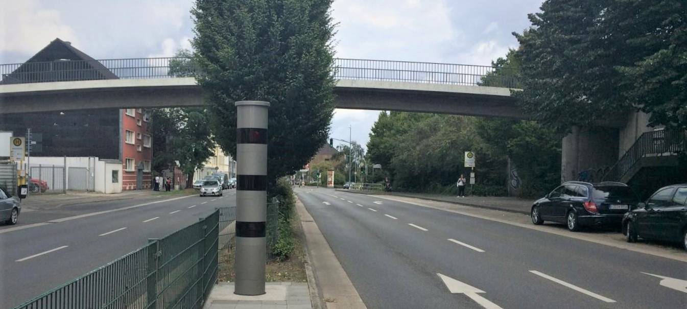 Hunderte LKW fahren weiterhin durch die Inenstadt