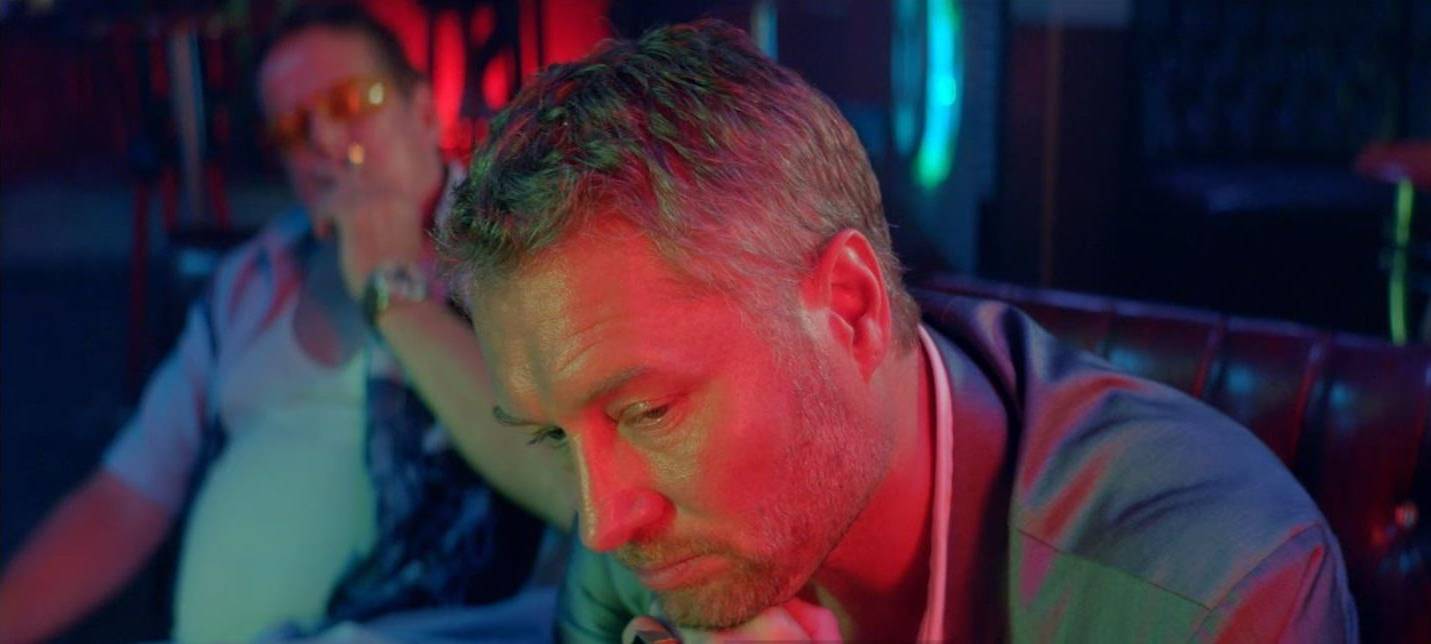 Ihr Freund Michael ist sehr eifersüchtig.