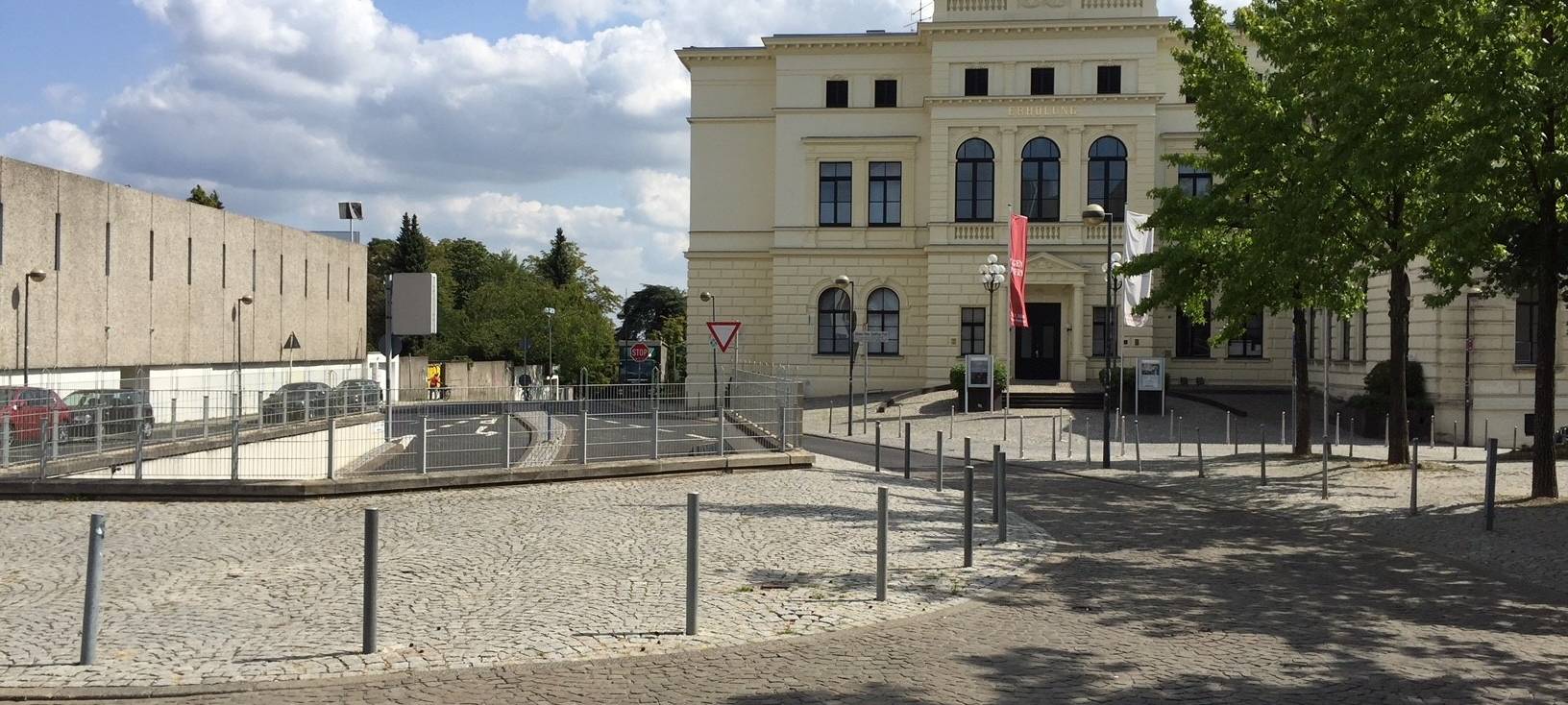 Abteistraße: Pfosten sollen Durchfahrt verhindern