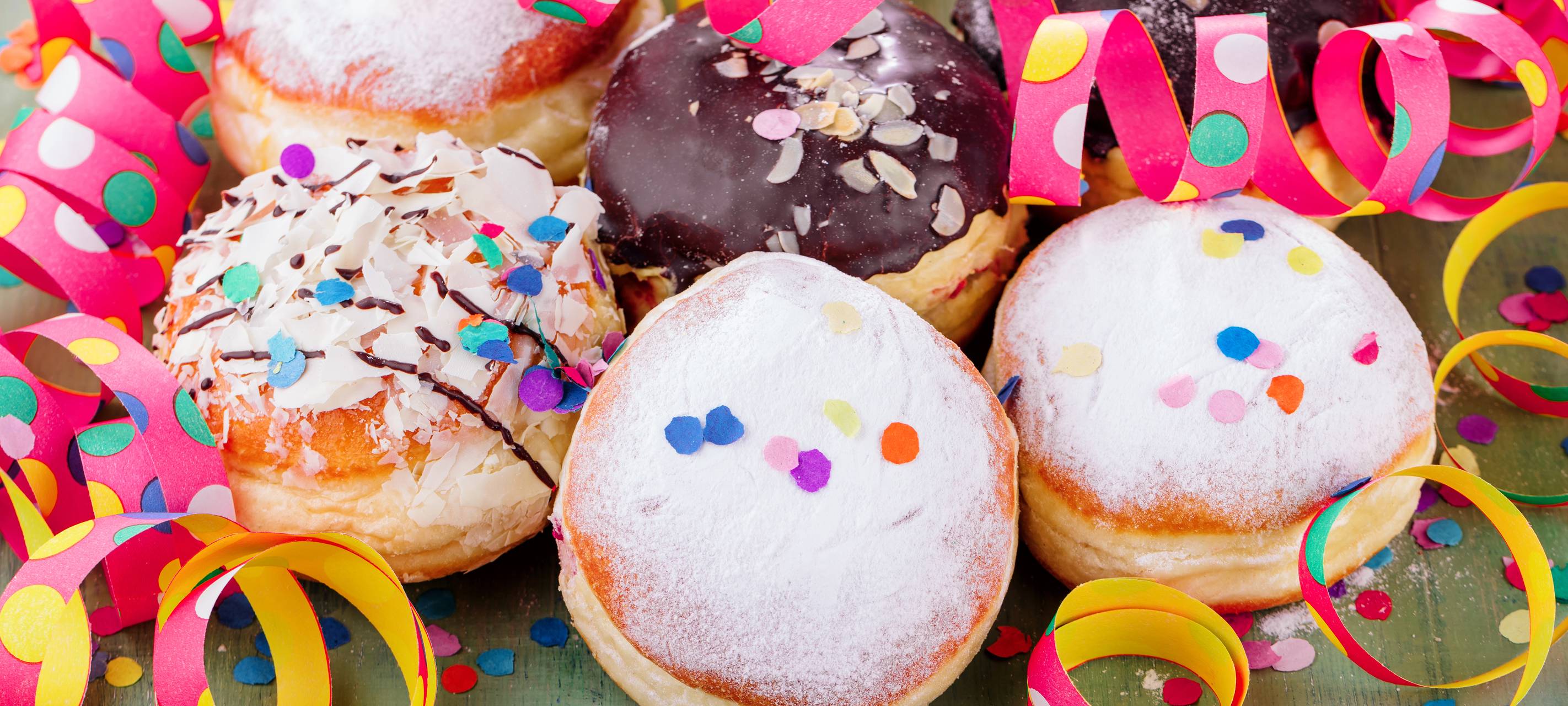 Rosenmontagszüge ziehen heute durch die Stadt