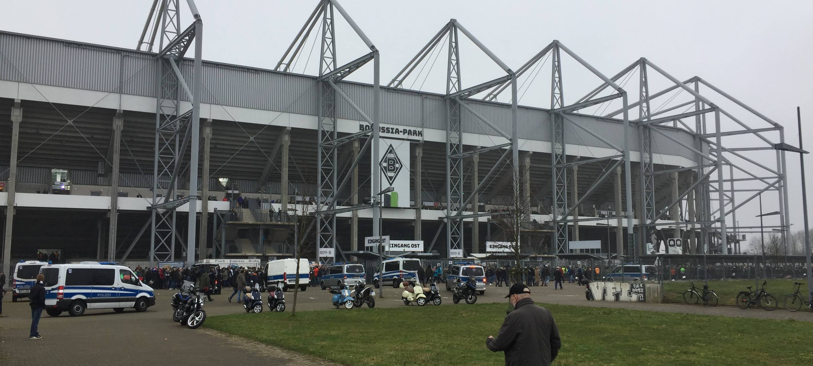 Borussia Park von außen