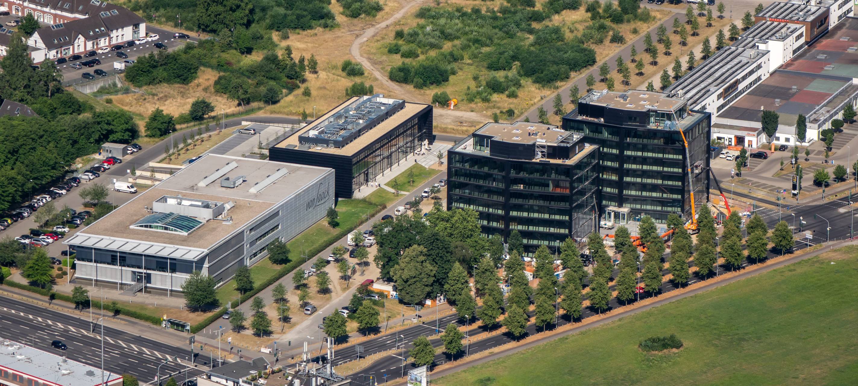 Van Laack: Antworten von Laschet erwartet