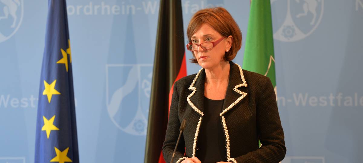 Distanzunterricht für alle Klassen und Schulen ab Montag