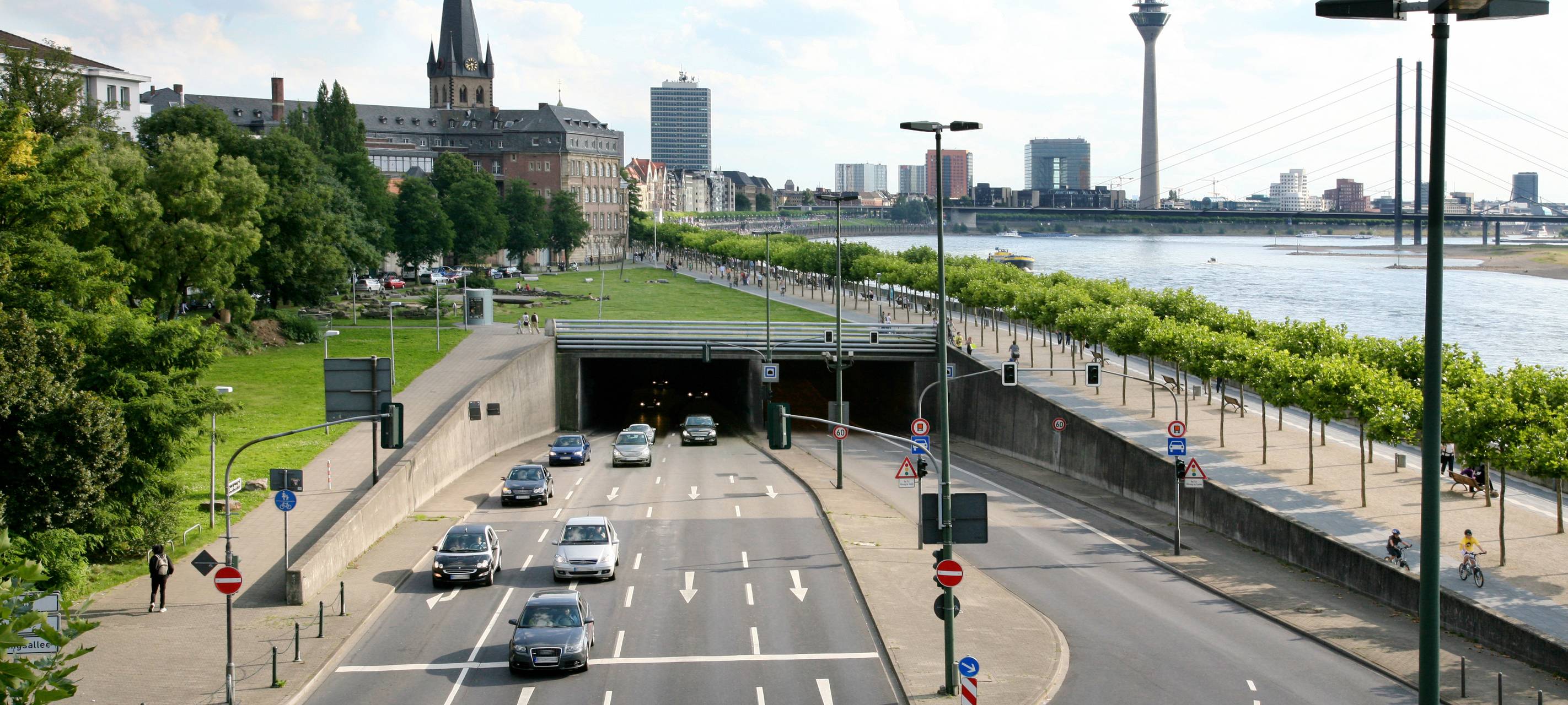 Rheinufertunnel nachts gesperrt