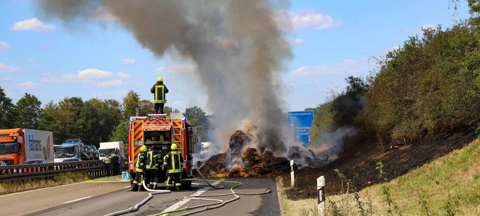 A61: Brennender LKW sorgt für Stau