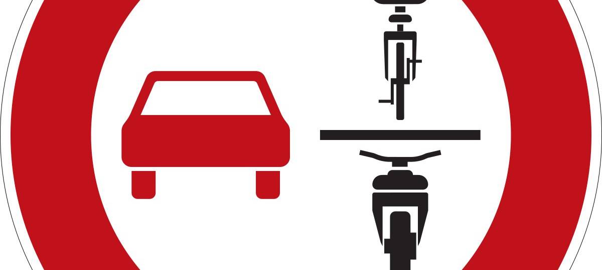 Überholverbot für Zweiräder in engen Straßen?