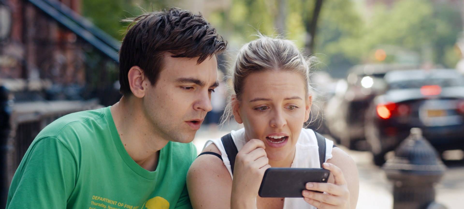 Cary und Brooke sehen Chase im Netz.