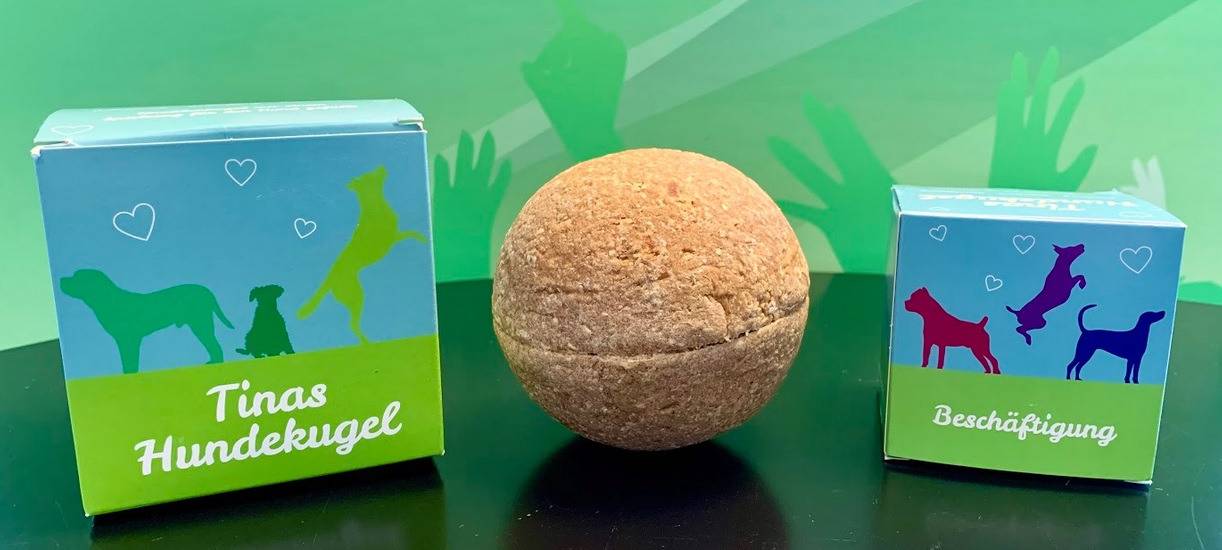 Was zum Knabbern und Spielspaß in einem - Die Hundekugel