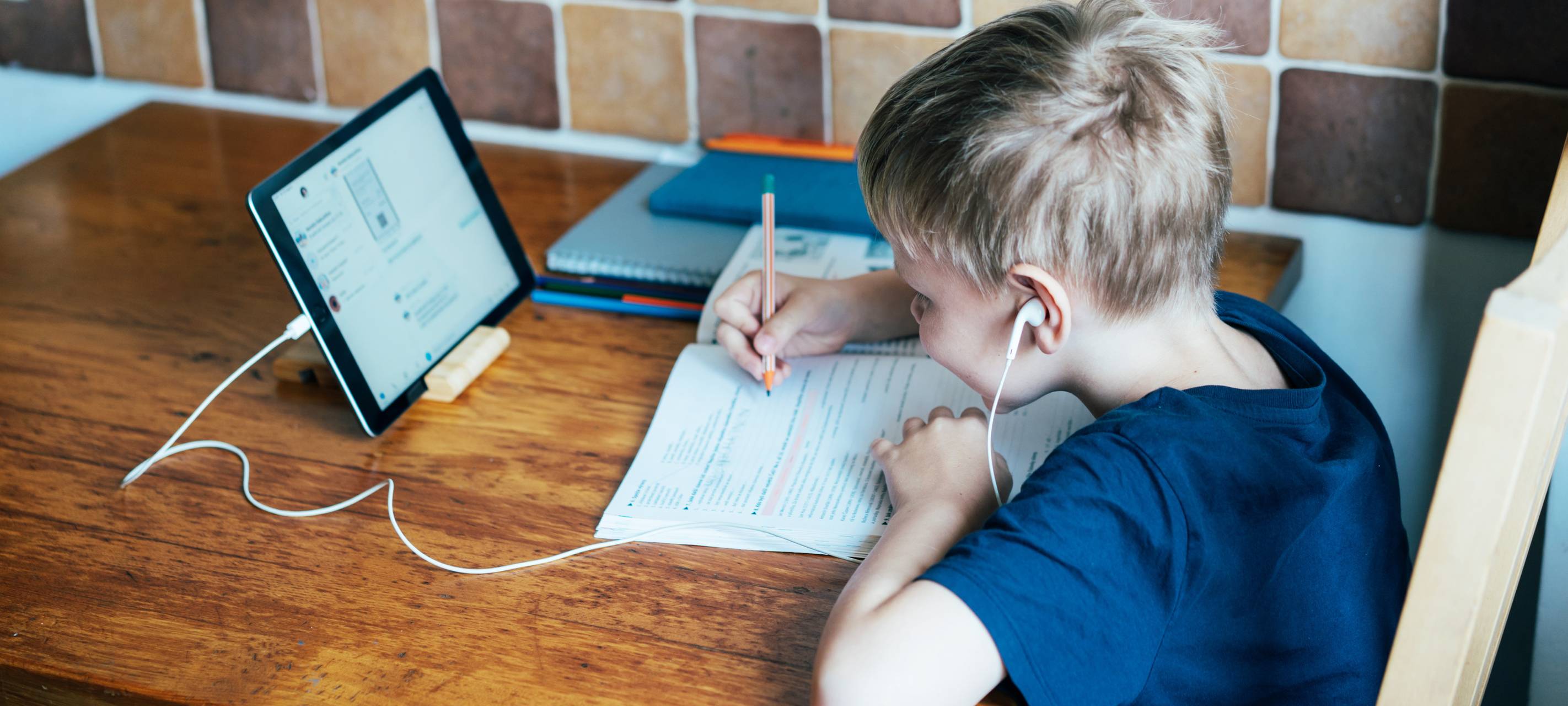 Die Schulen gehen zurück in den Distanzunterricht
