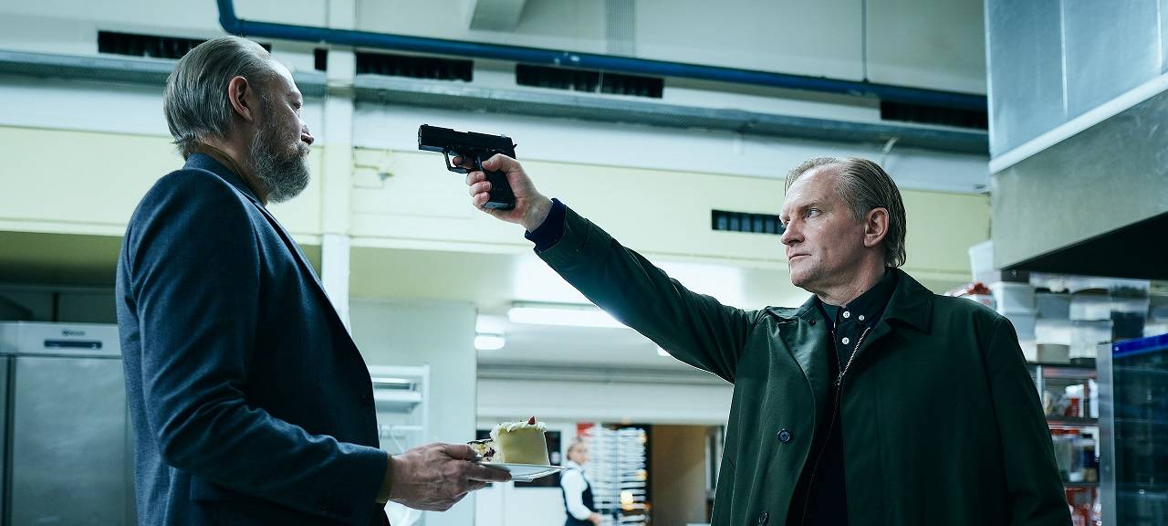 Rasmussen hat einen ersten Verdacht.