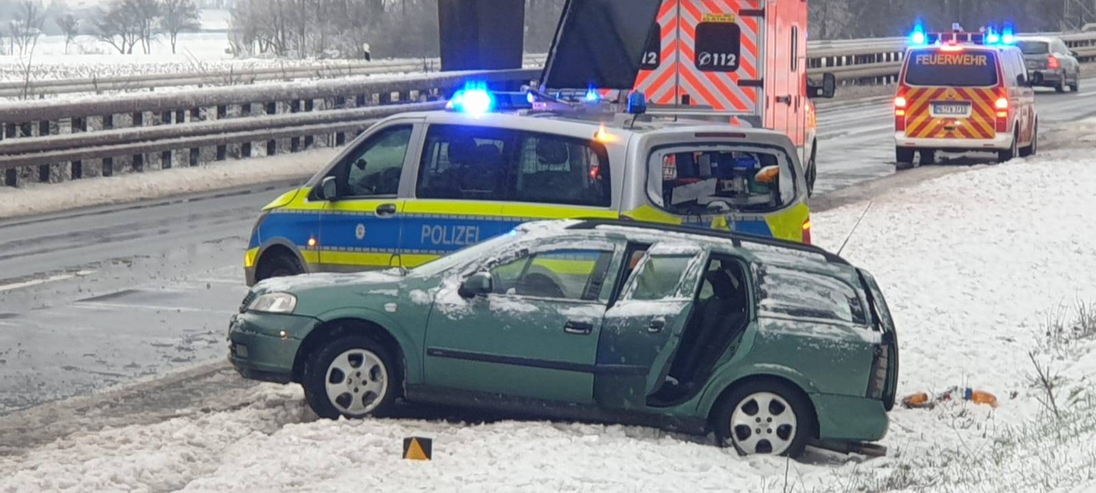 Unfallserie durch Glatteis auf Autobahnen um Mönchengladbach