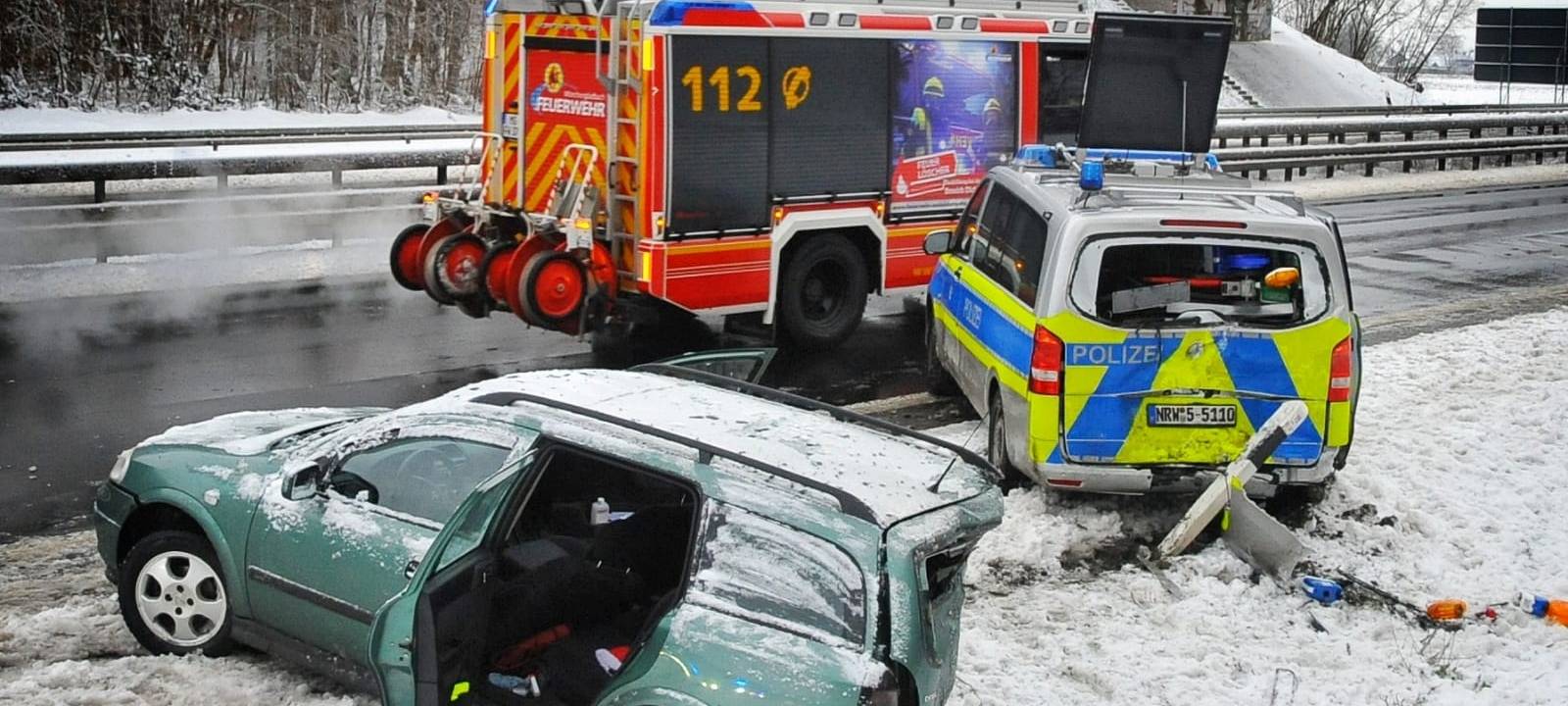Unfallserie durch Glatteis auf Autobahnen um Mönchengladbach