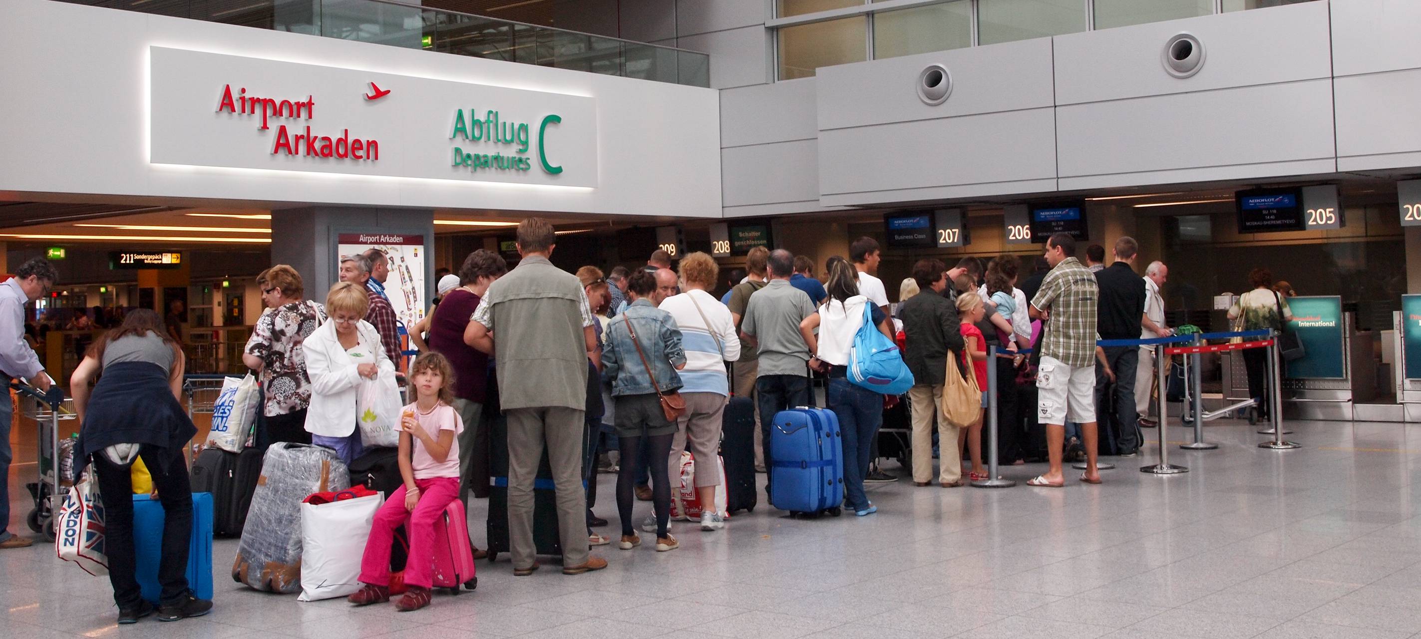 Flughafen DUS platzt aus allen Nähten