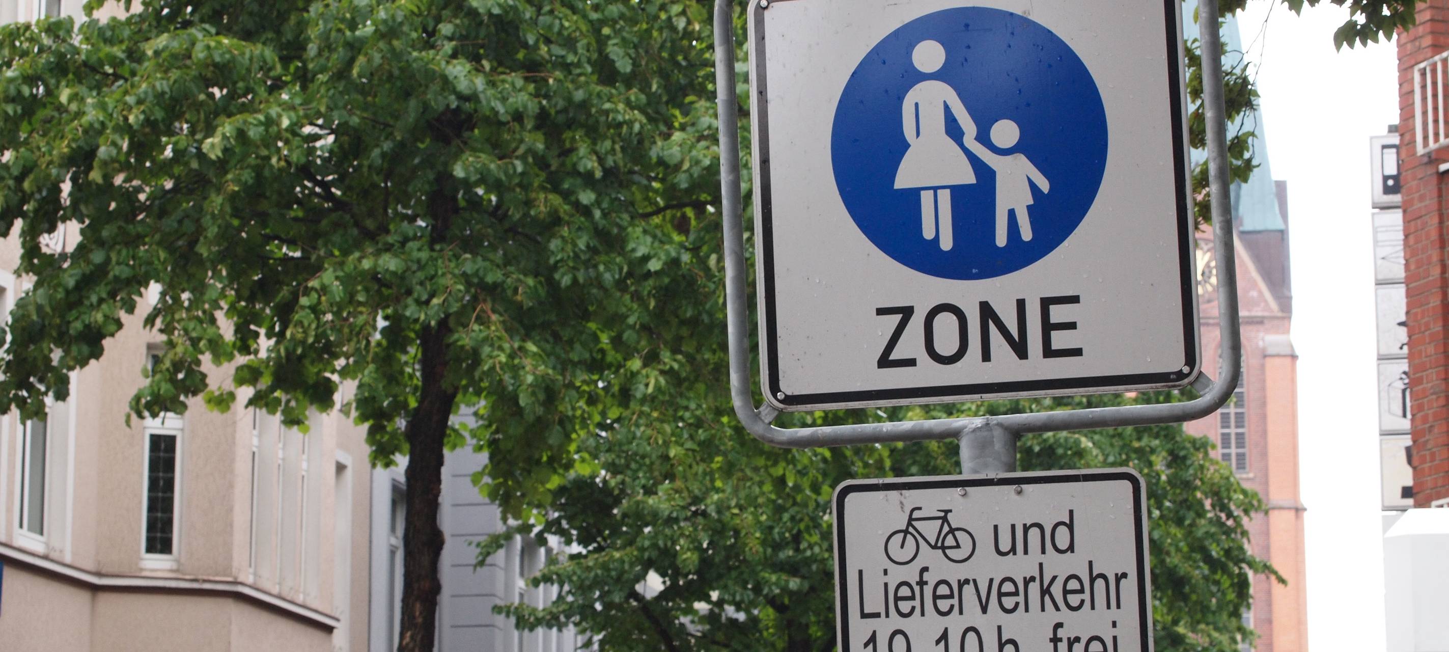 Überflüssige Verkehrsschilder