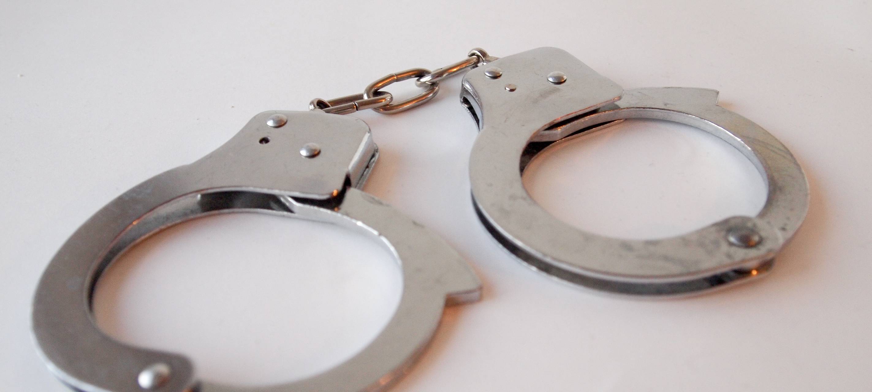 Festnahmen nach Brandsatz-Wurf