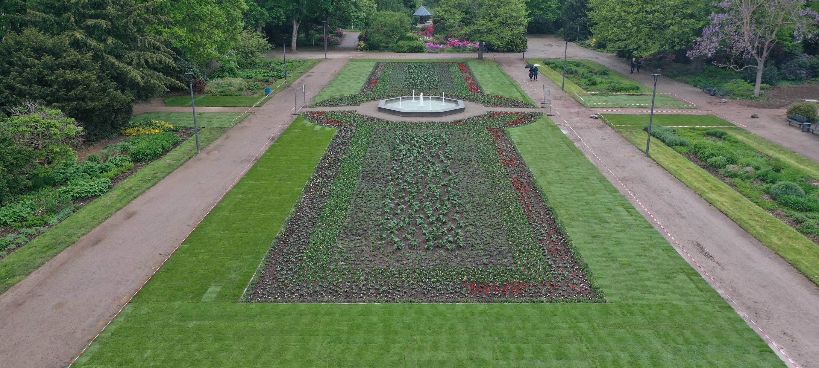 Neues Blumenparterre im Bunten Garten