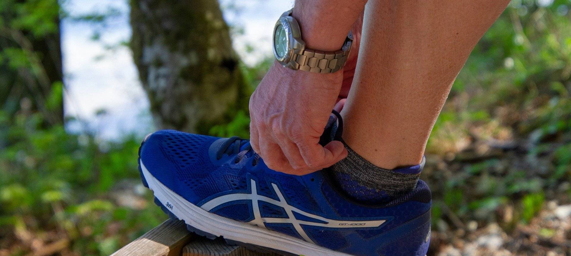 Läufer*innen sollten Laufverhalten im Dunkeln anpassen