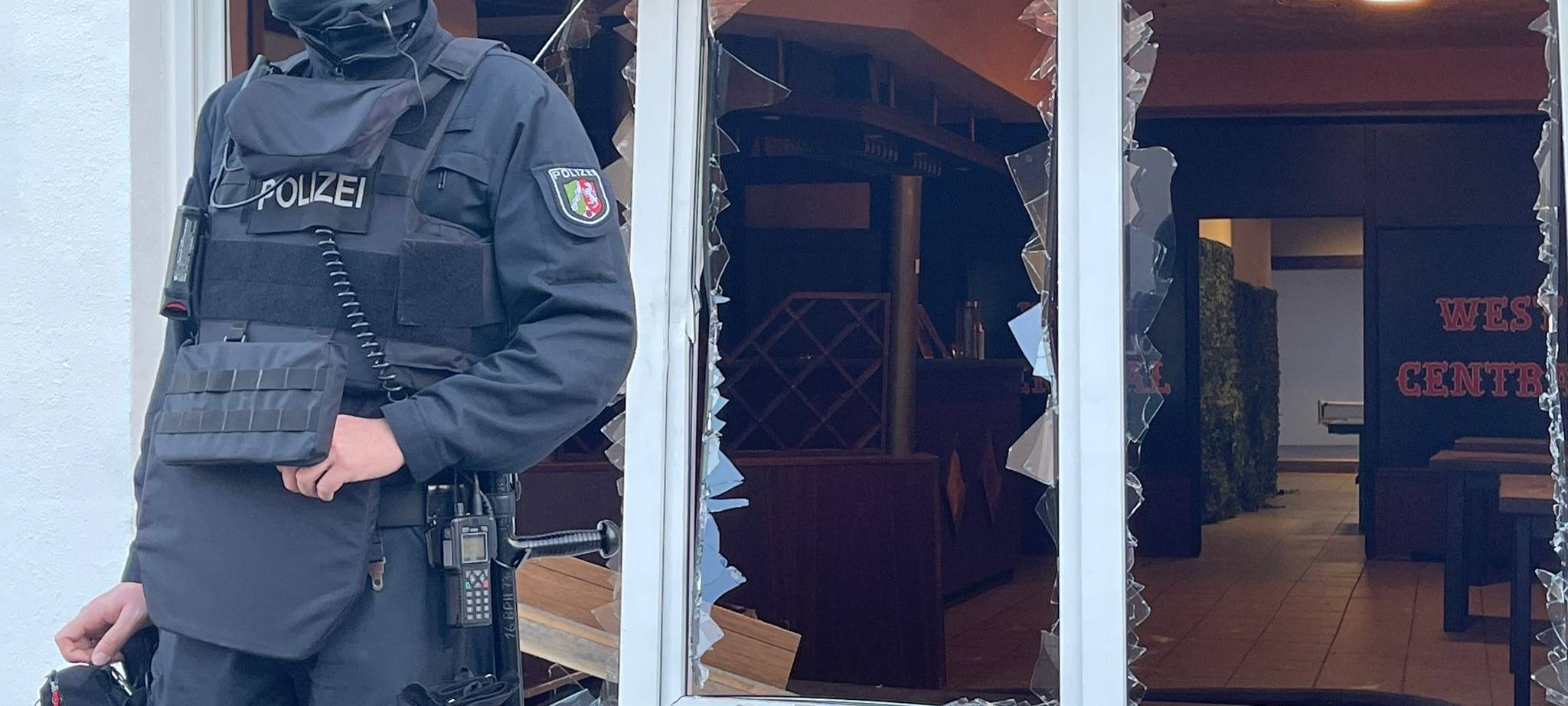 Symbolbild Polizeiabsperrung