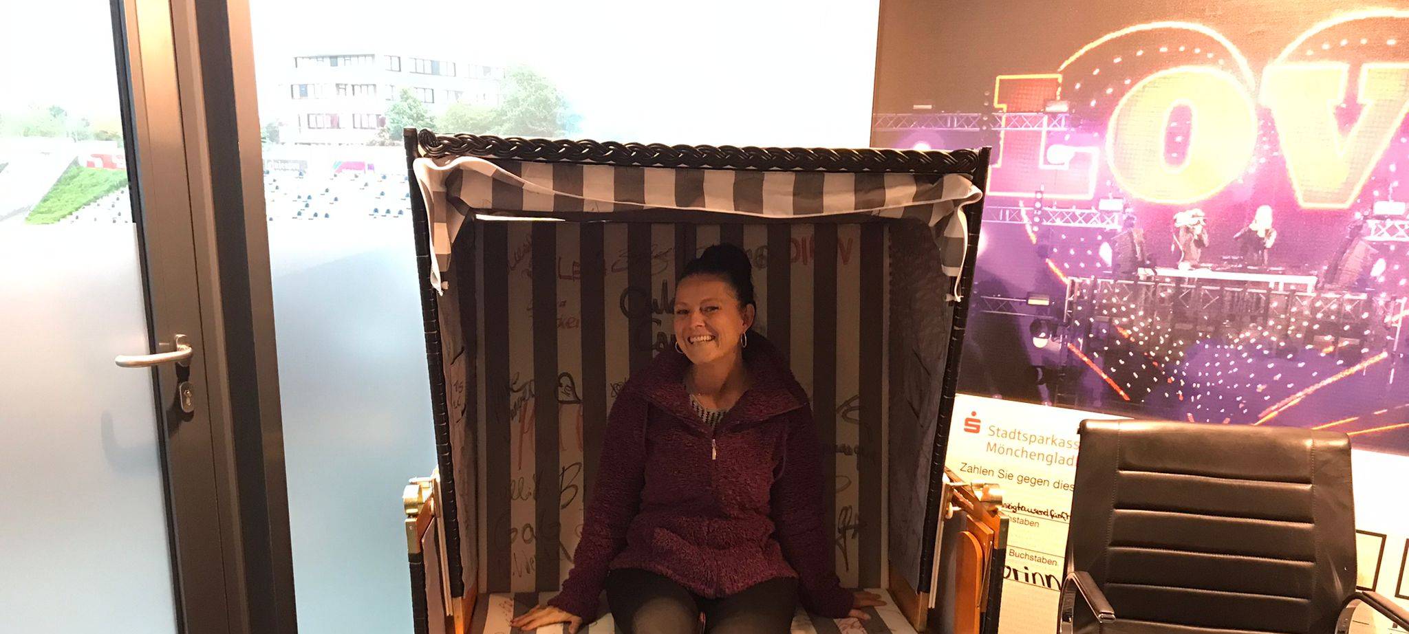 Gewinner freuen sich über Strandkorb