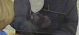 Polizei veröffentlicht Fotos des Bankräubers aus Odenkirchen