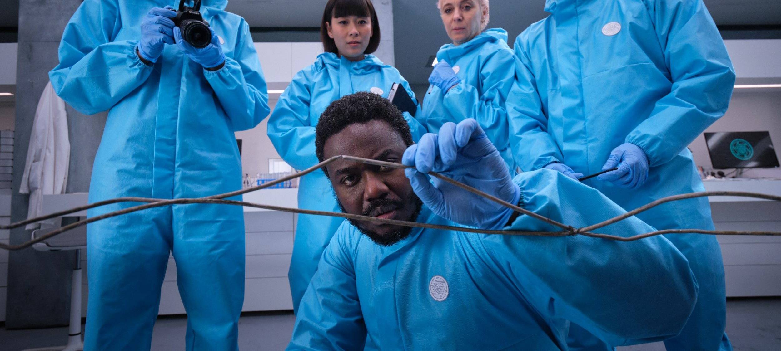 Ein Wolfe kommt nie allein.