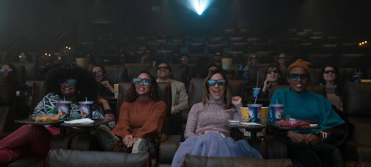 Die vier Freundinnen im Kino.