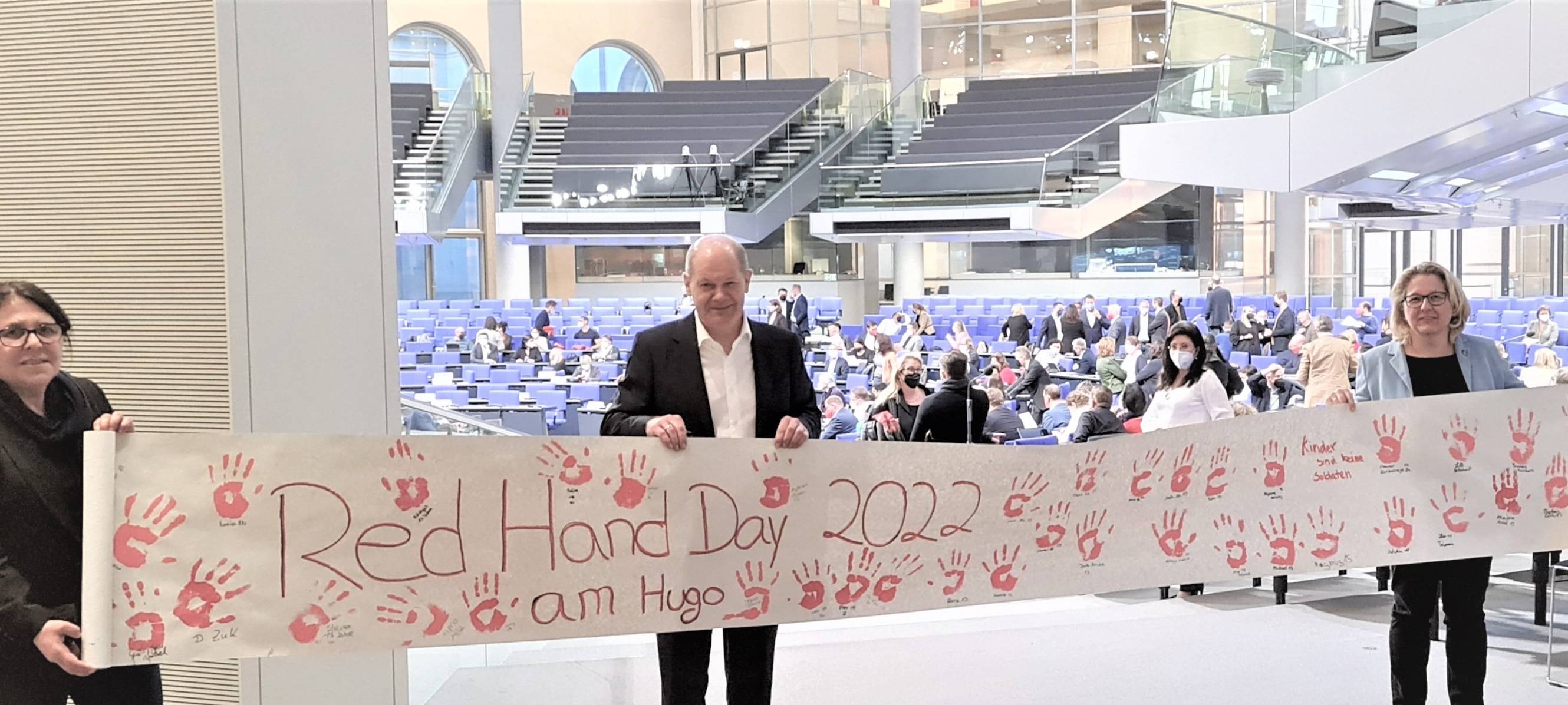 "Red Hand Day" am Hugo-Junkers-Gymnasium