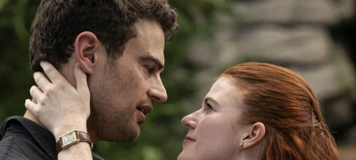 Henry liebt eine Frau, die nicht durch die Zeit reisen kann.