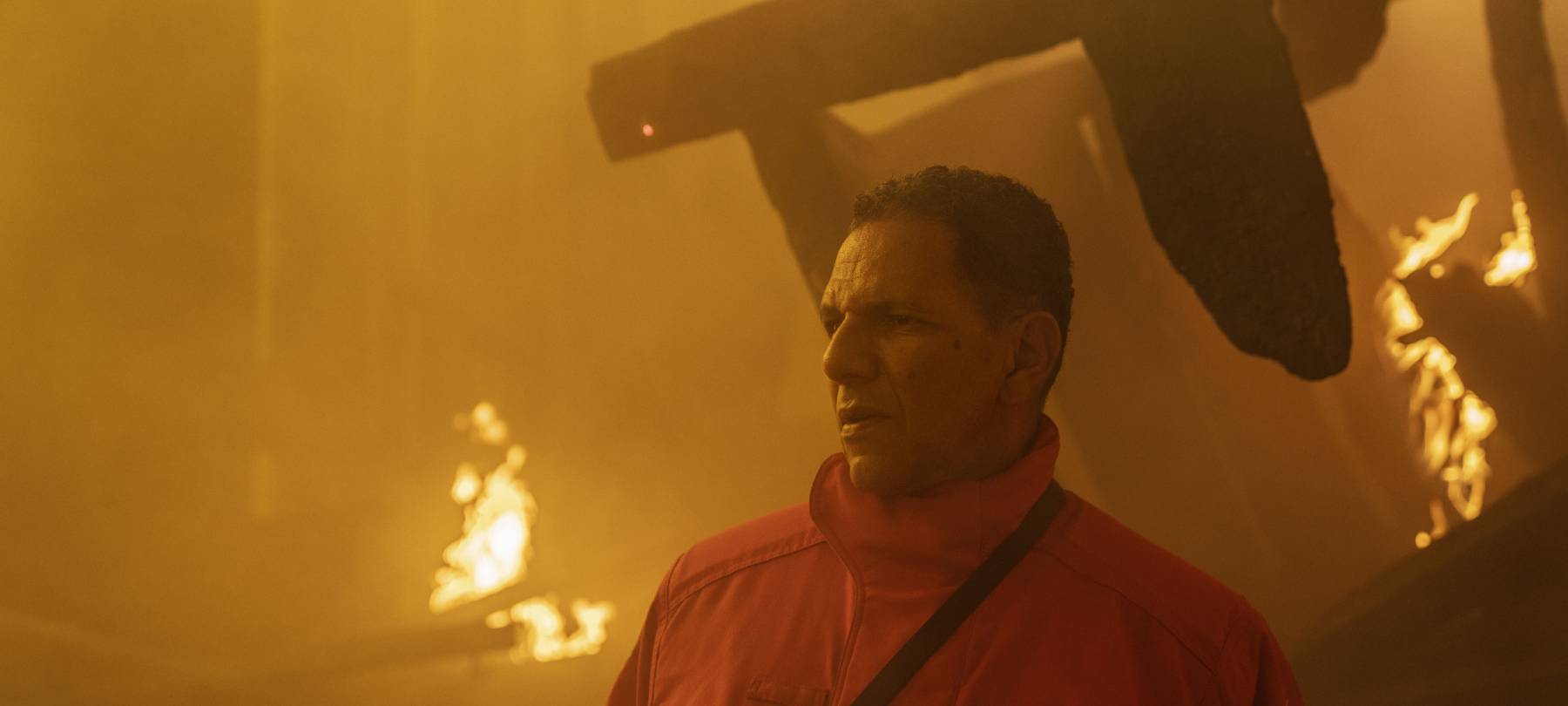 Feuerwehrmann Ducourt in den Flammen.