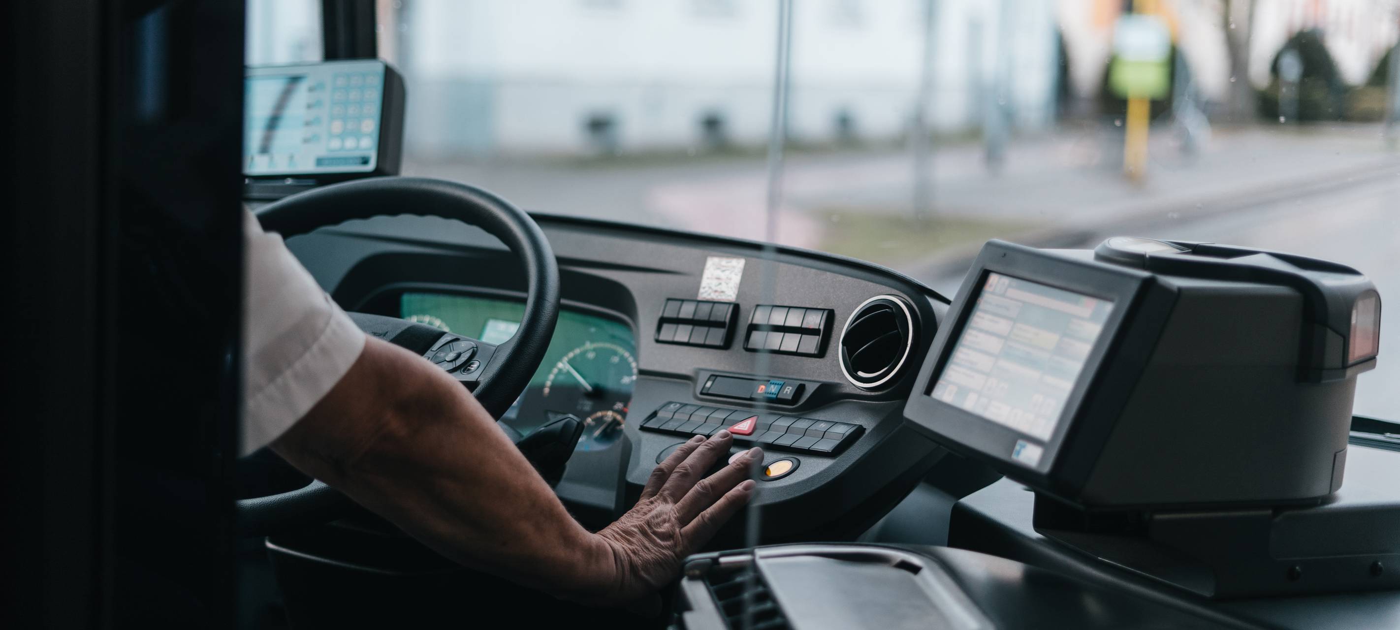 NEW prüft Ticket-Umstellung