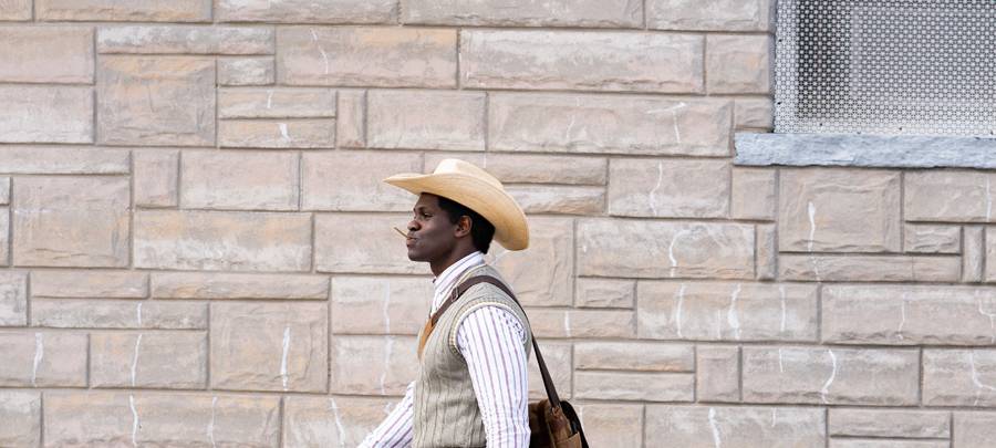 Iwegbuna ist in Amerika angekommen.