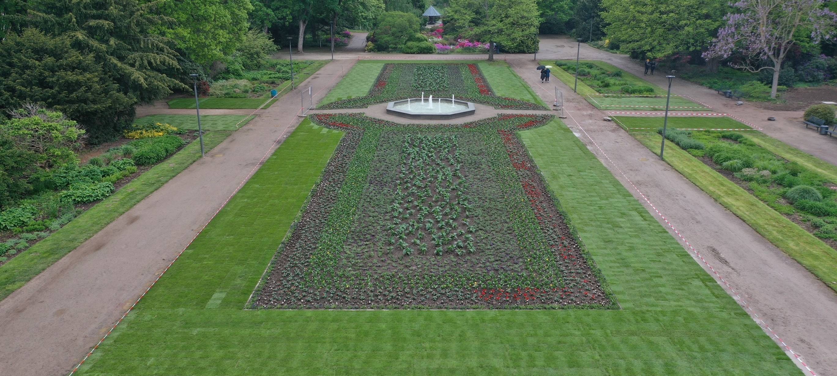 Bunter Garten wird bepflanzt