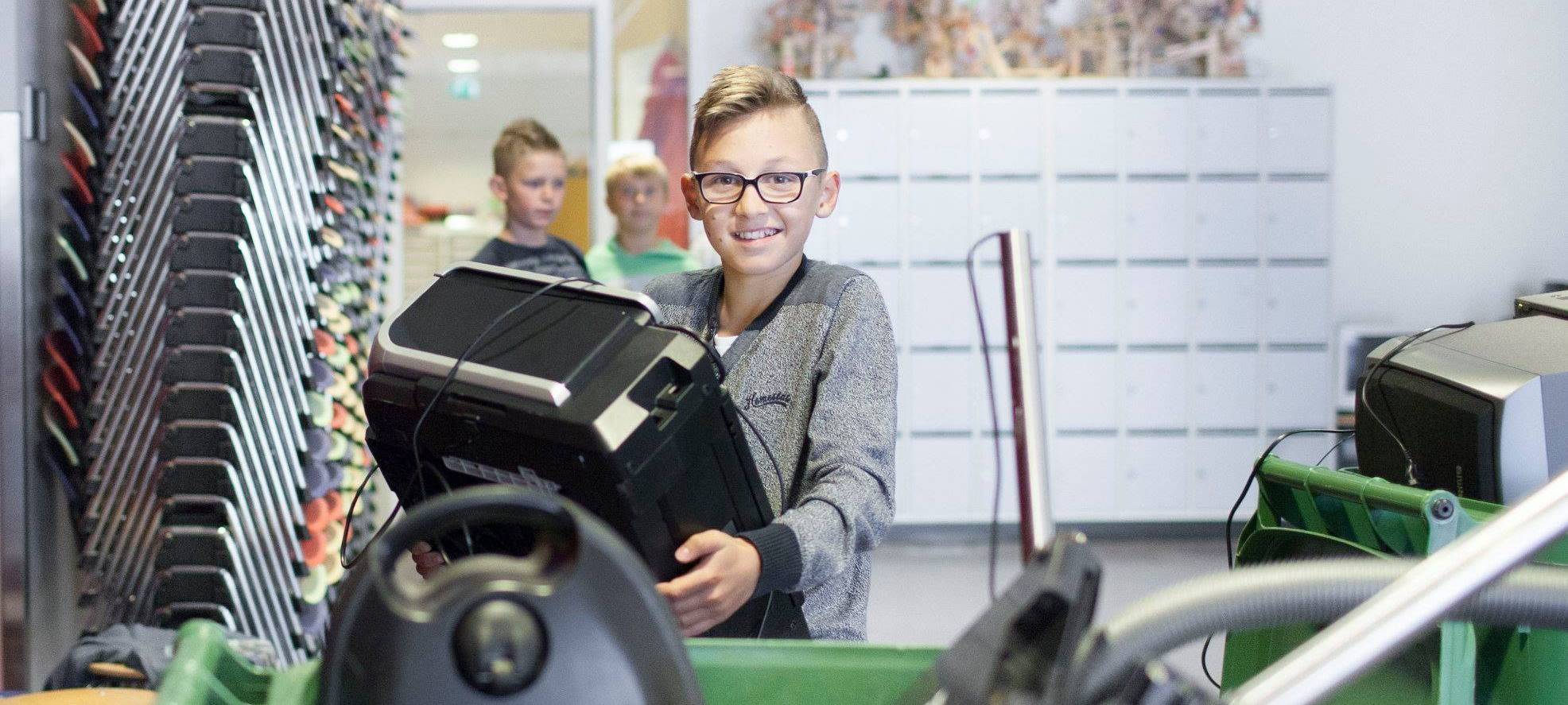 Schulen in Mönchengladbach sammeln Elektro-Schrott