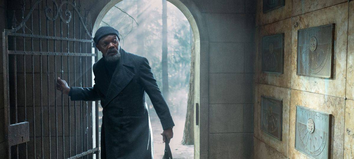 Fury kämpft allein gegen die Skrulls.