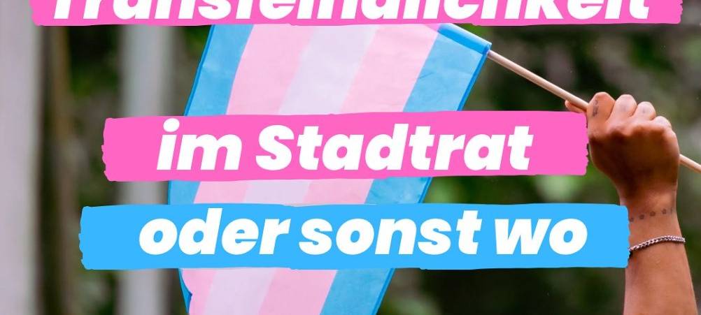 Demo gegen Transfeindlichkeit vor der Ratssitzung