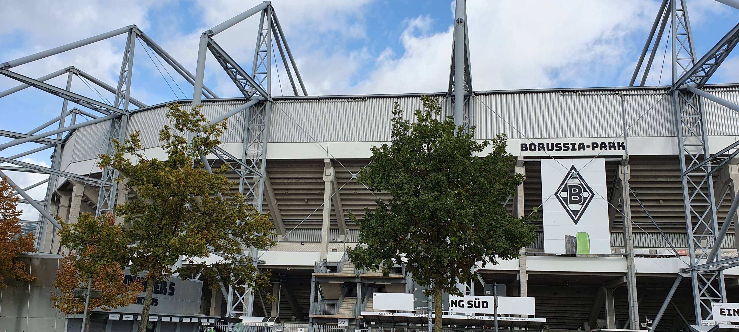 Bilder vom Spiel Borussia Mönchengladbach gegen den 1. FC Heidenheim am 28.10.2023. Borussia Mönchengladbach gewann mit 2:1.