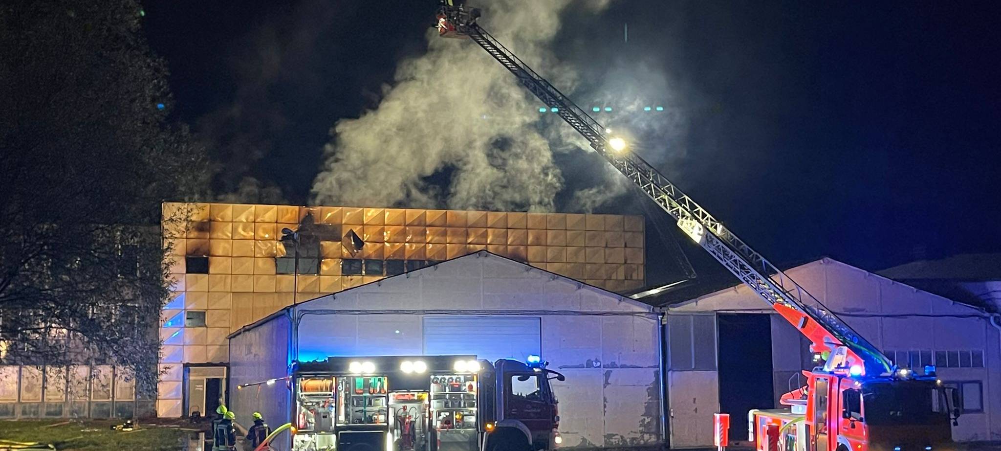 Update: Feuer am Mönchengladbacher Flughafen