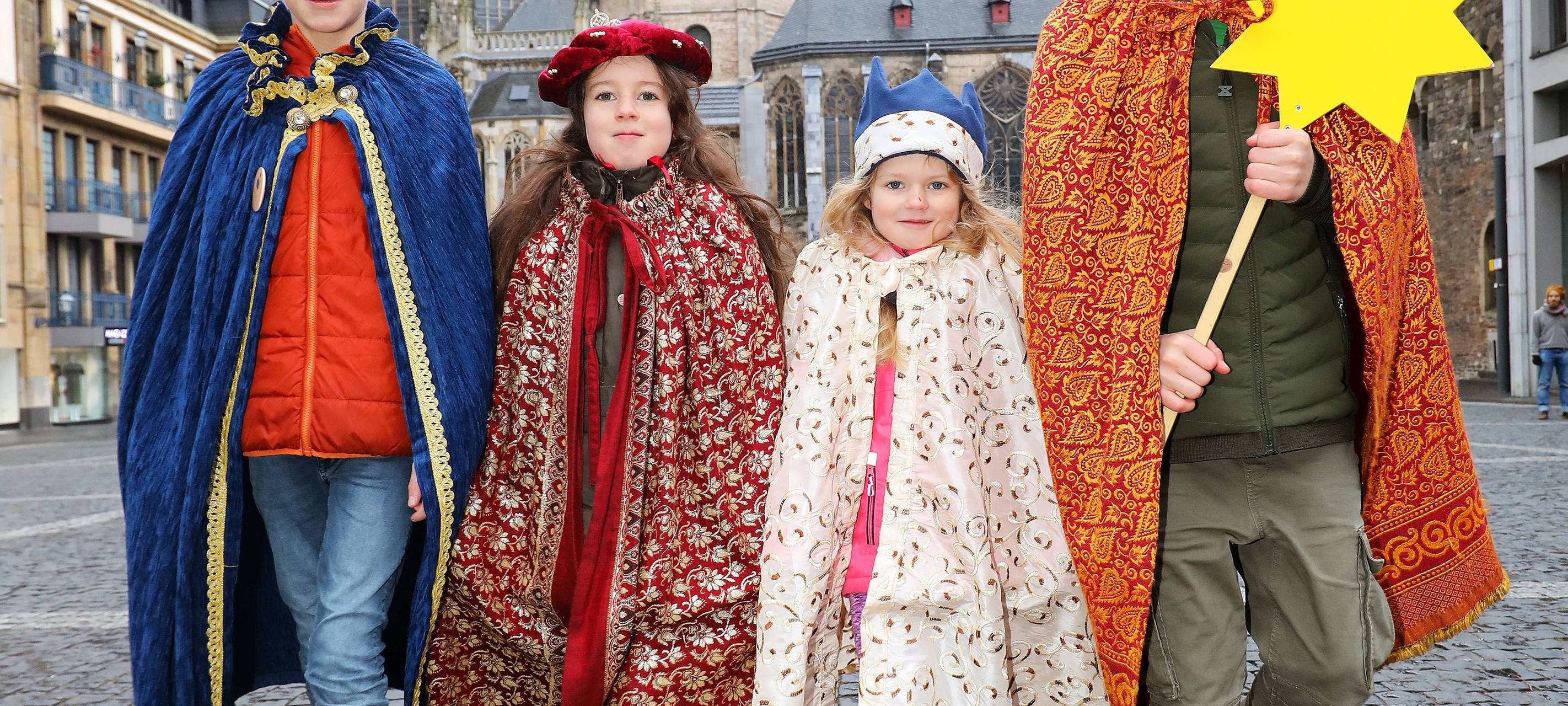 Sternsinger sammeln Spenden für Kinder in Not