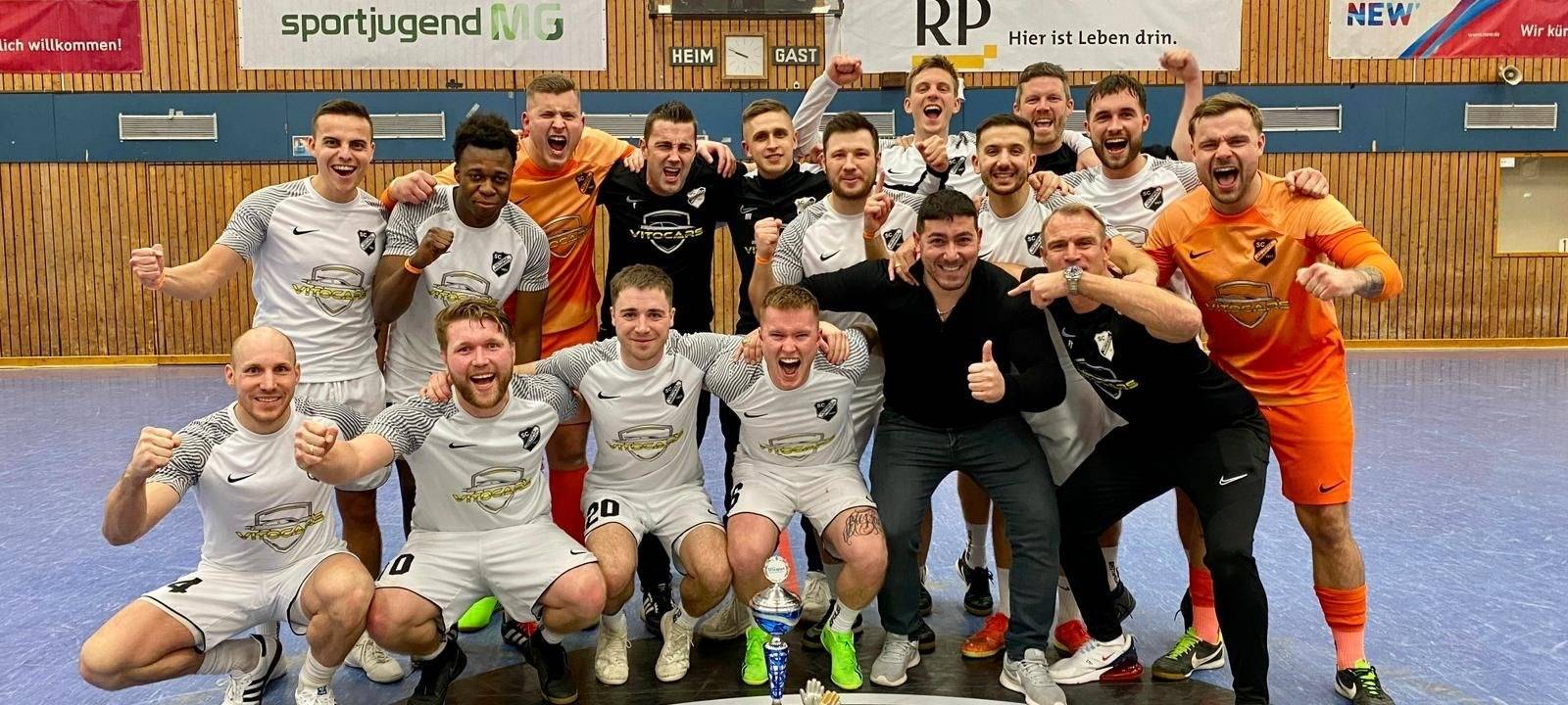 Victoria Mennrath gewinnt Hallenfußball-Stadtmeisterschaft