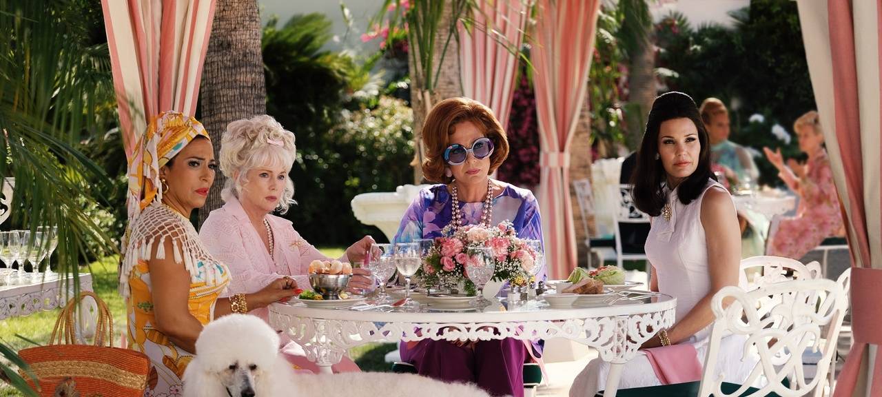 Maxine hat ein paar Konkurrentinnen.