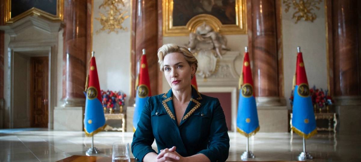 Elena ist die Kanzlerin - und sie hat psychische Probleme.