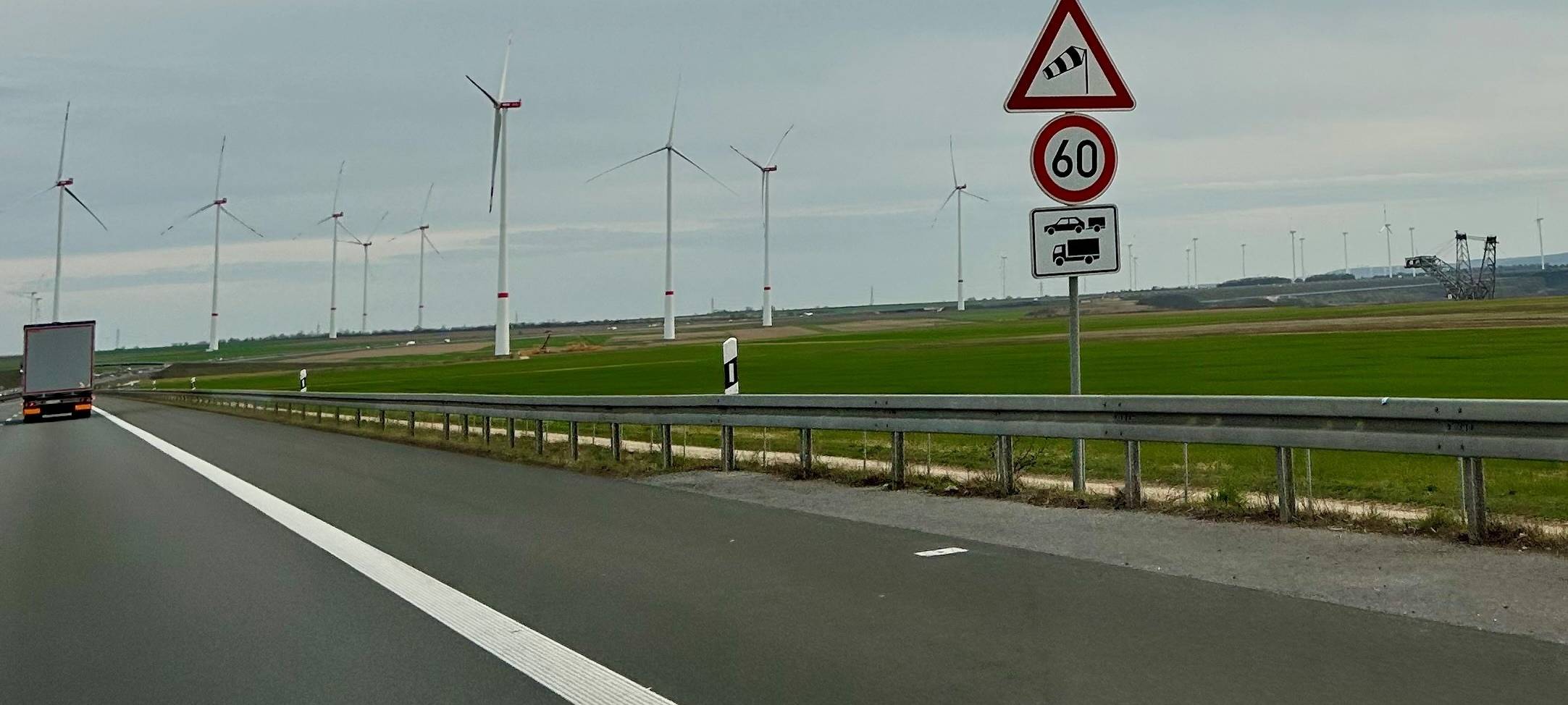 CDU-Politiker fordern Windschutzwände für A44